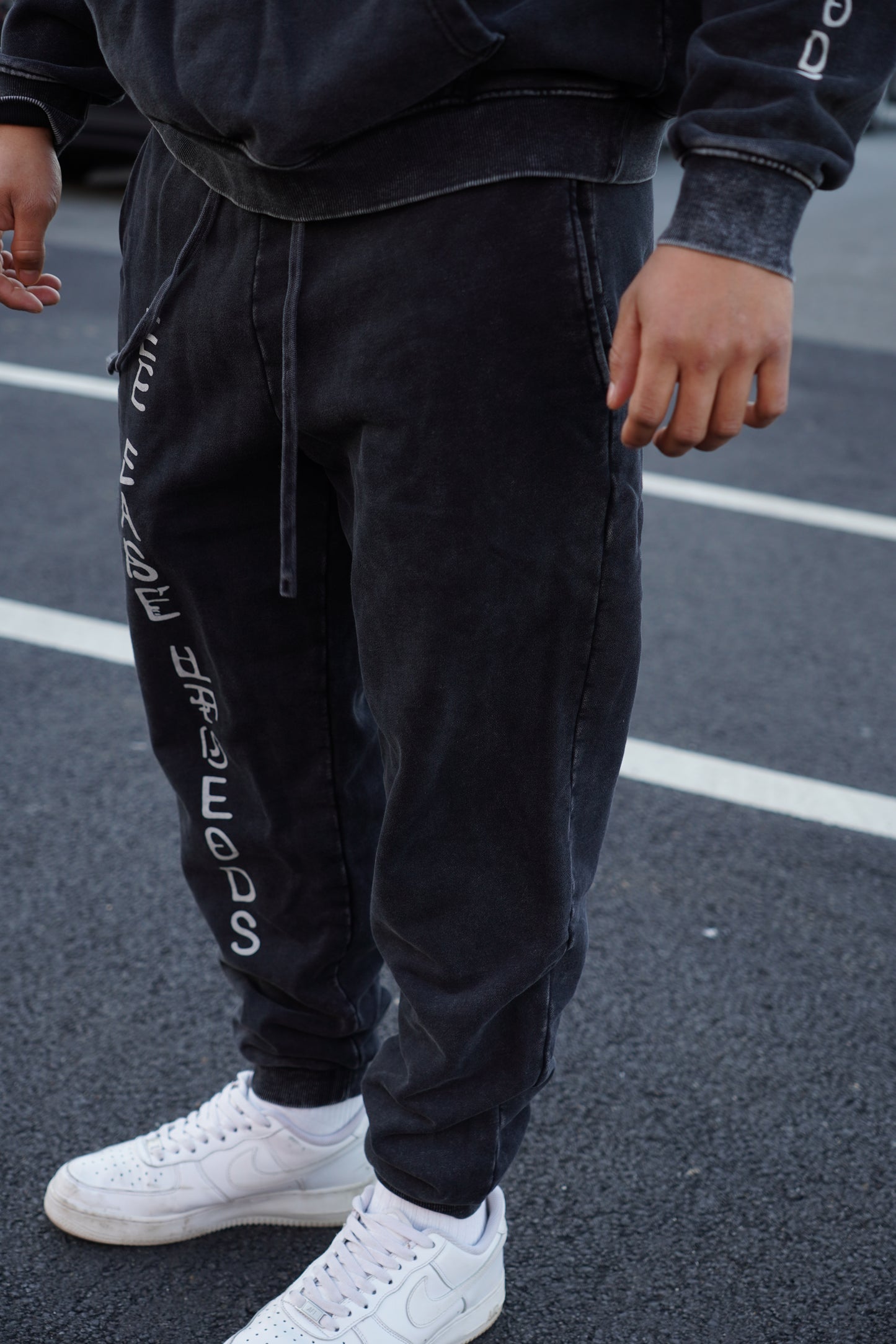 JOGGERS